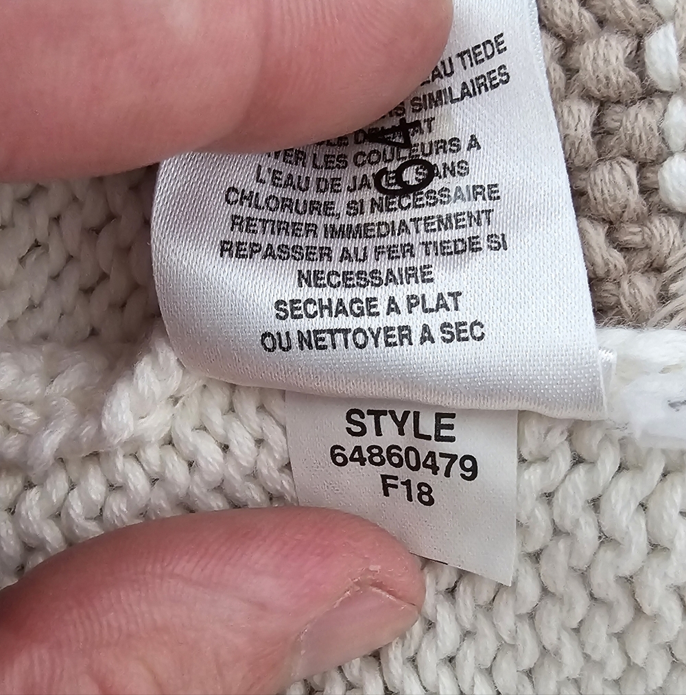 Liz Claiborne Sport Petite Sweater – Cozy Cabin Landscape Knit (Size M Petite) - Picture 10 of 11